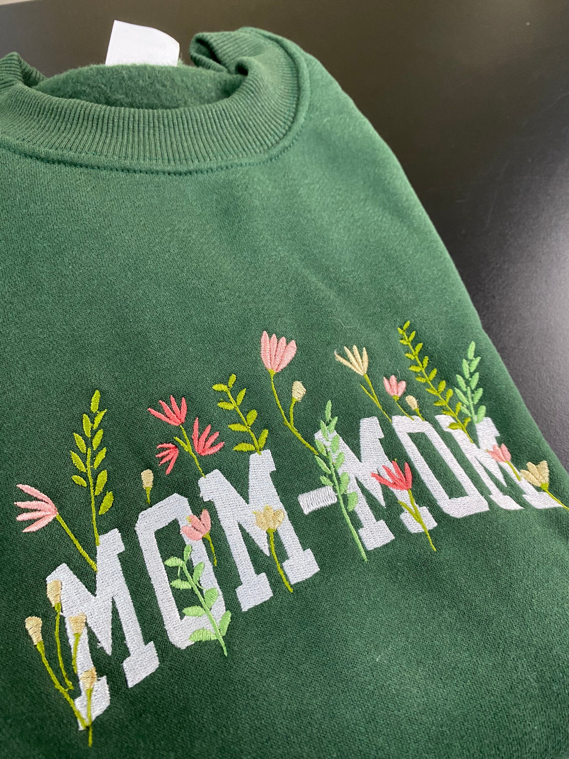 Custom Embroidered World Best Grandma Wildflower Sweatshirt Grandmother Grandkids Floral Embroidery Shirt Personalized Gift Name On Sleeves image 2