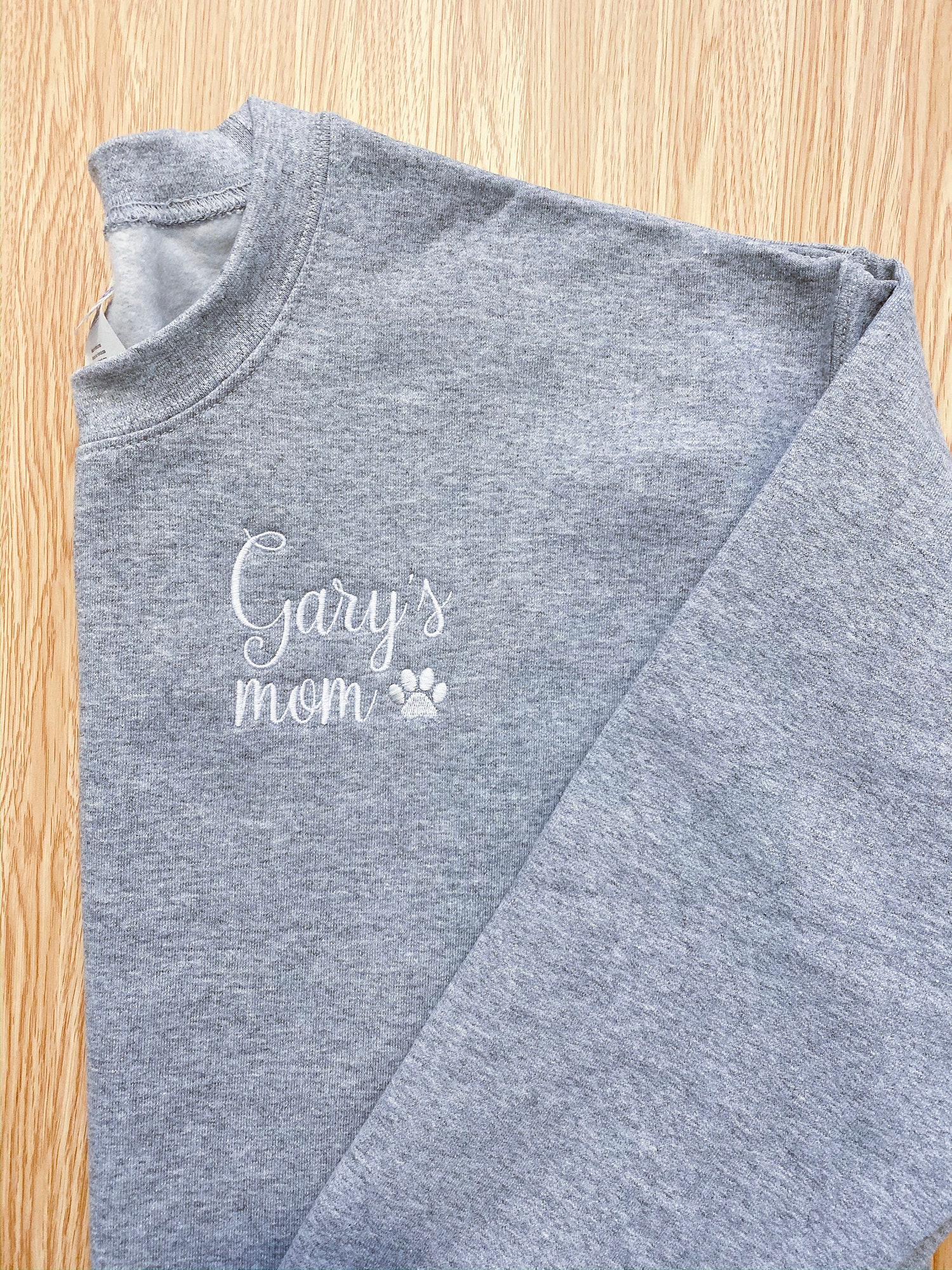 Custom Dog Mom Sweatshirt Personalized Puppy Pullover Embroidered Dog Mom Crewneck Gift image 7