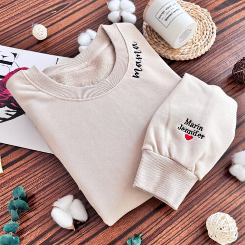 Custom Mama Sweatshirt with Heart Embroidery Personalized Sleeve Embroidery Gift for Her image 0