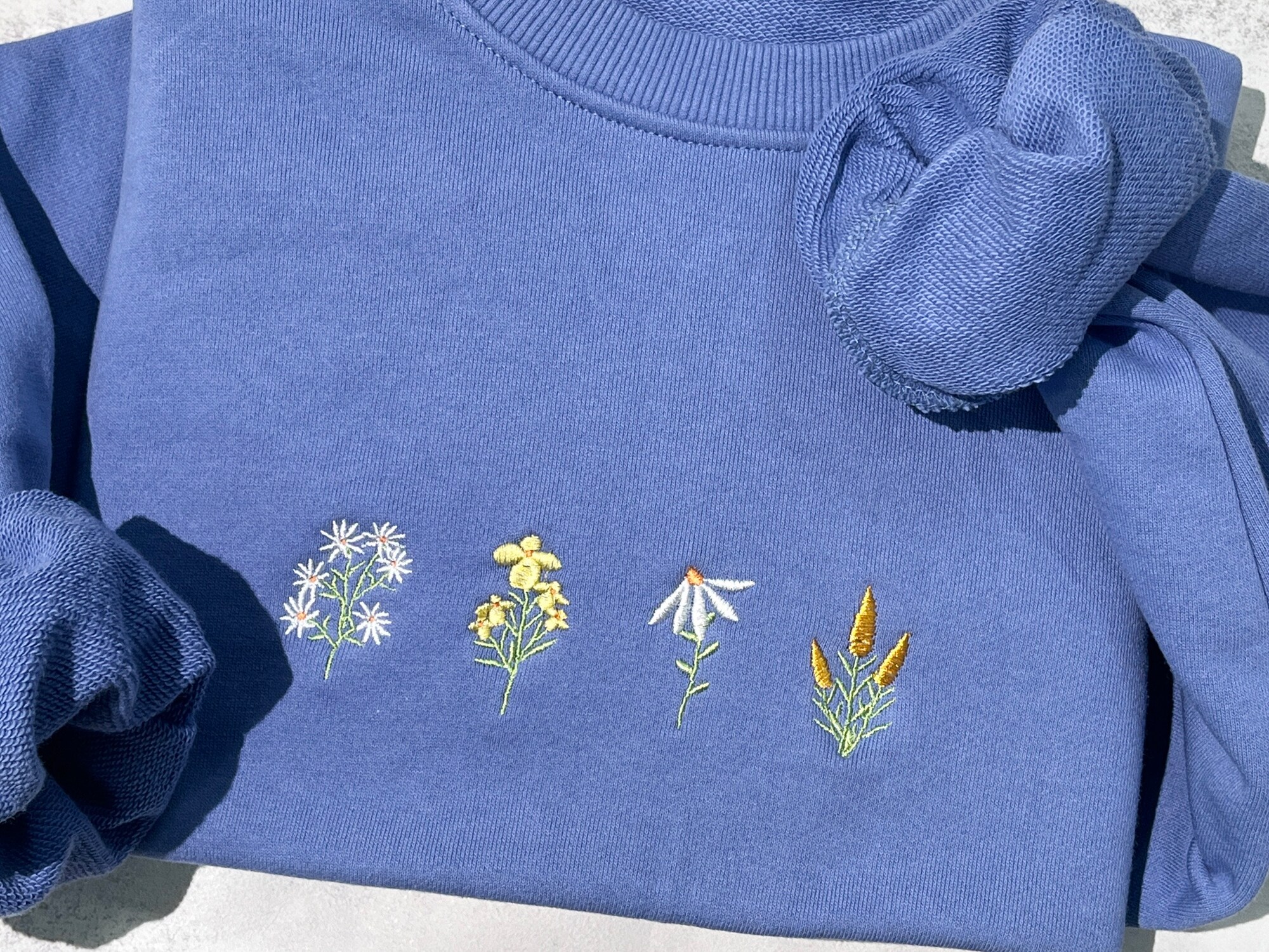 Crewneck Daisy Sweatshirt Embroidered - Vintage Flower Unisex Sweatshirt Gifts for Girlfriend image 1