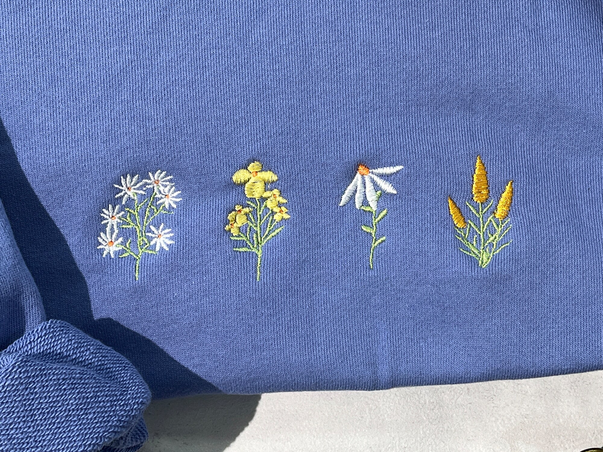 Crewneck Daisy Sweatshirt Embroidered - Vintage Flower Unisex Sweatshirt Gifts for Girlfriend image 2