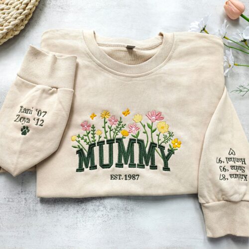 Custom Mummy Embroidered Floral Sweatshirt - Personalized Mama Crewneck with Kids' Names Heart on Sleeve Gift for New Mom Mother's Day Gift image 0