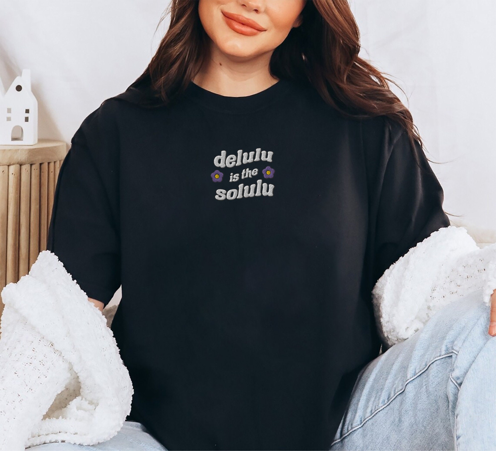 Delulu is the Solulu Shirt - It Girl Shirt Embroidered Quote Shirt Y2K Clothing Flower Embroidered T-Shirt Trendy Women's Shirt Manifest Shirt image 4