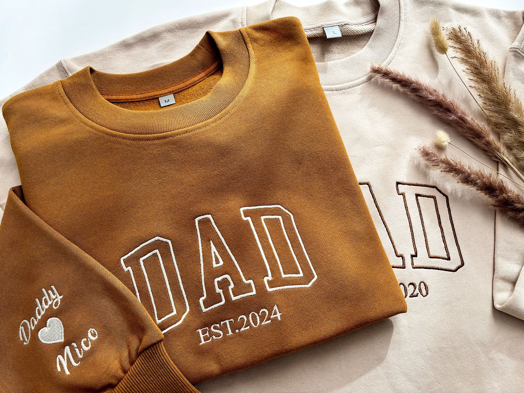 Custom Dad/Mom Embroidered Sweatshirt - Name on Sleeve with Heart Papa Hoodie Fête des Pères Father's Day Gift New Dad Gift image 1