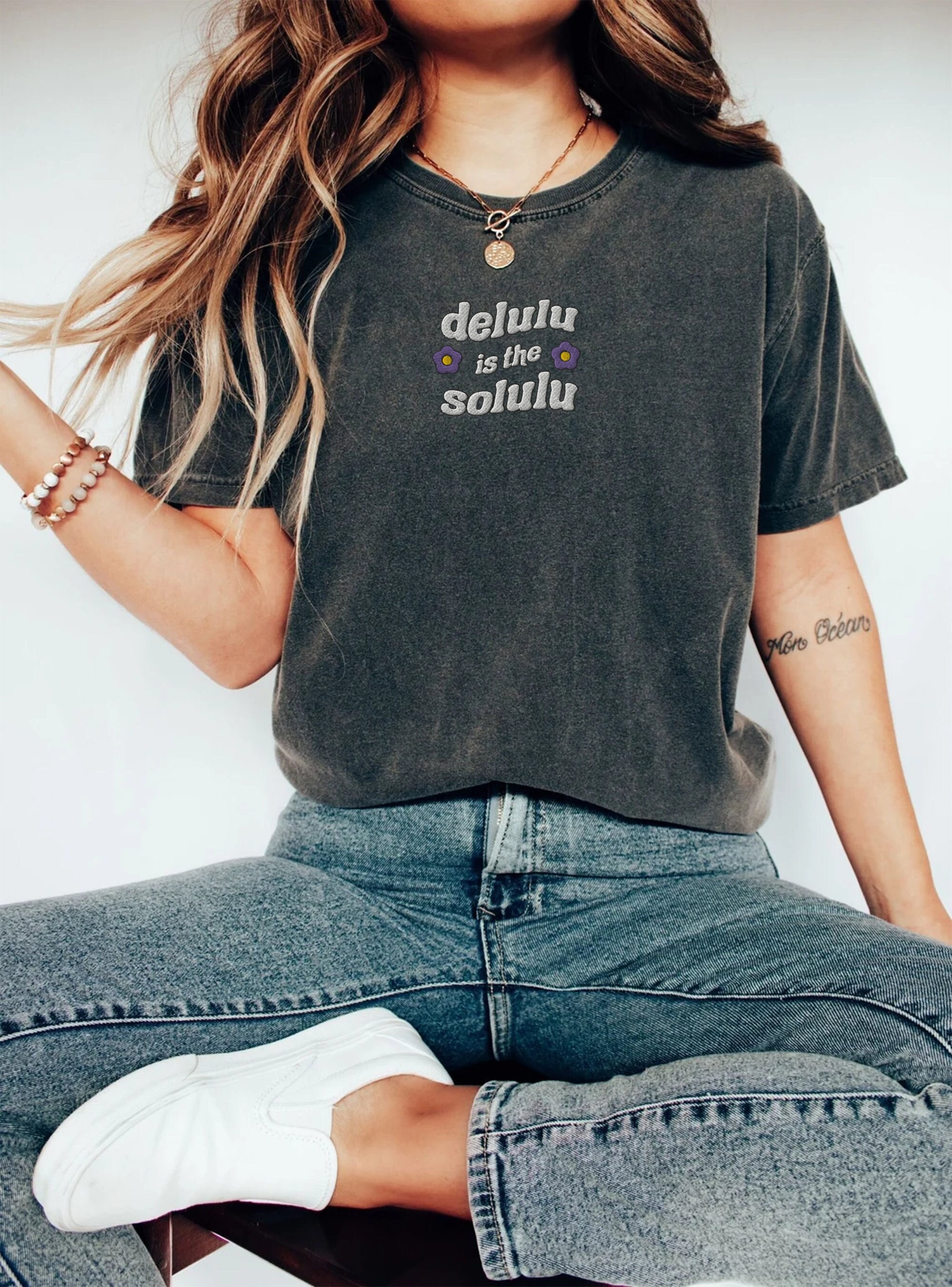 Delulu is the Solulu Shirt - It Girl Shirt Embroidered Quote Shirt Y2K Clothing Flower Embroidered T-Shirt Trendy Women's Shirt Manifest Shirt image 1