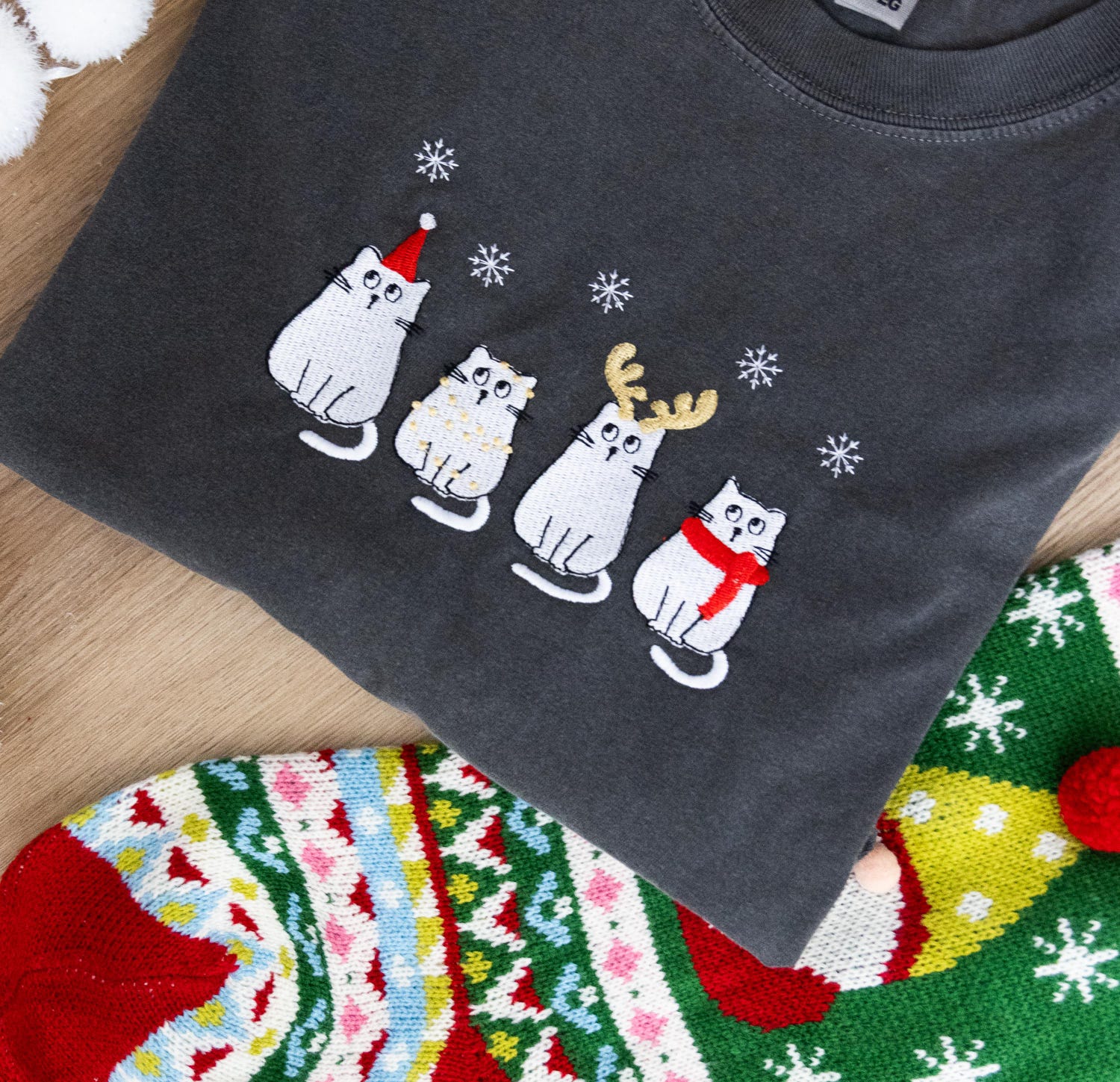 Embroidered Christmas Cats Shirt Cute Holiday Kitty T-Shirt Trendy Xmas Clothing Gift image 1