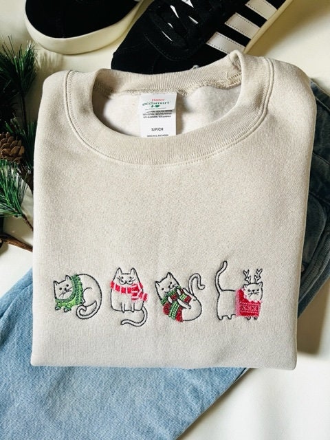 Cozy Winter Cats Embroidered Crewneck Sweatshirt Cute Animal Design Warm Casual Wear image 1